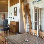 펜션 Polden, House By *